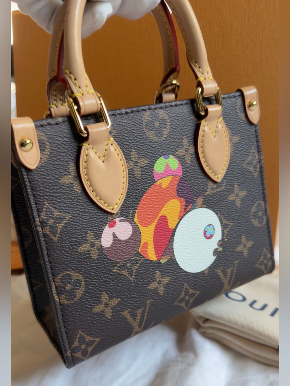 Louis Vuitton Takashi Murakami OnTheGo BB Panda Monogram Limited Edition M13668 - Picture 5 of 17
